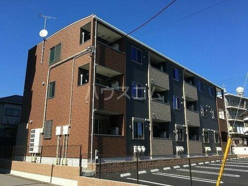 静岡県駿東郡長泉町下土狩 3階建 築9年6ヶ月