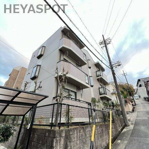 グレイセスＨＩＫＡＲＩ 3階建