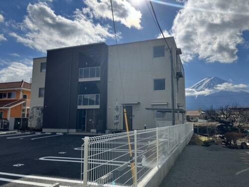 シャーメゾン　フナツ 3階建