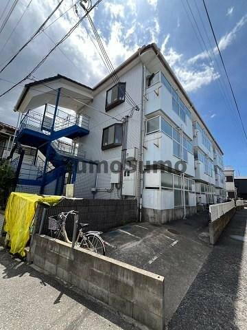 兵庫県尼崎市上ノ島町２丁目 3階建