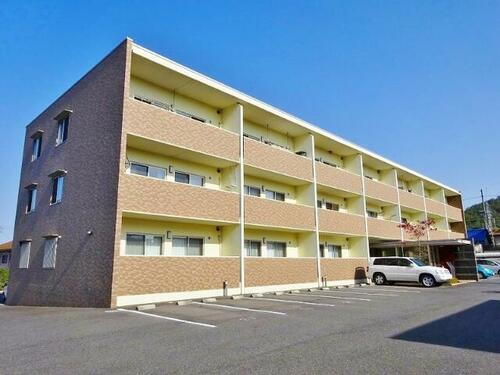 滋賀県大津市国分１丁目 3階建