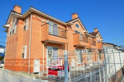 埼玉県北足立郡伊奈町栄５丁目 タウンハウス