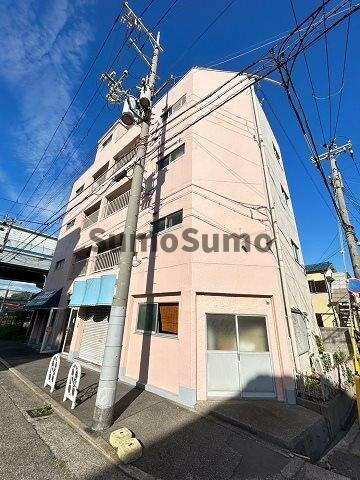 兵庫県尼崎市西本町４丁目 3階建