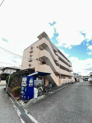 兵庫県尼崎市額田町 4階建