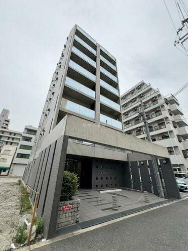大阪府大阪市西区本田４丁目 8階建