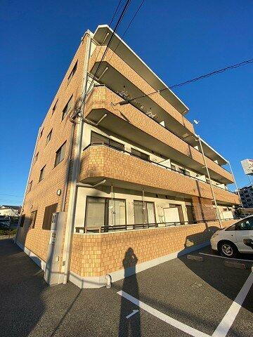 兵庫県西宮市下大市東町 4階建
