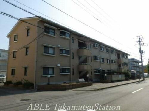 第３メールブルー 3階建