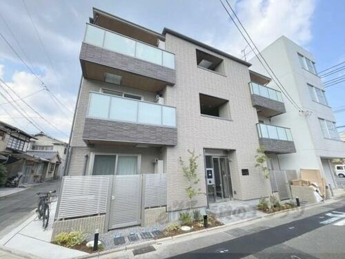 京都府京都市中京区西ノ京北円町 3階建