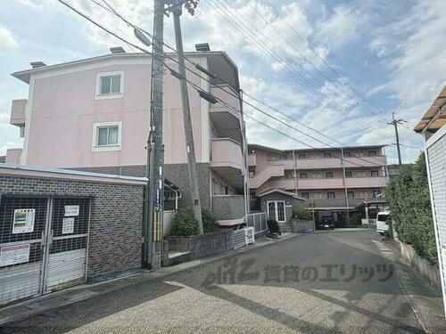 滋賀県草津市野路東４丁目 築25年10ヶ月 地上3階地下1階建