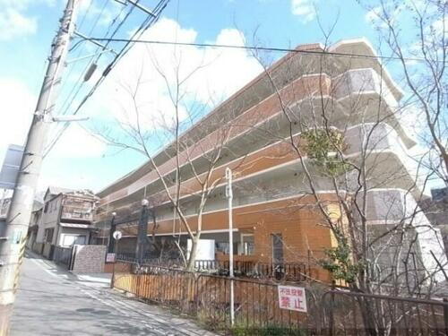 滋賀県大津市藤尾奥町 4階建