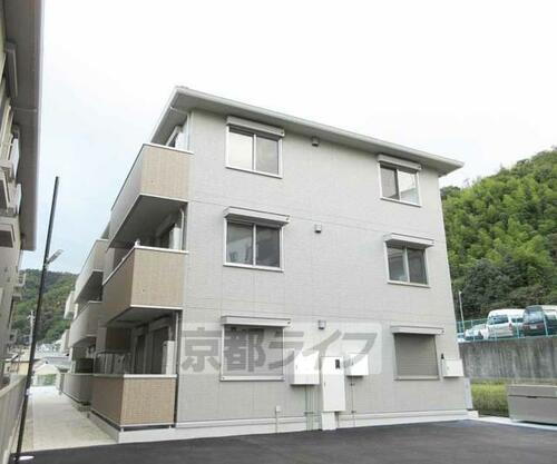 クレメント 3階建