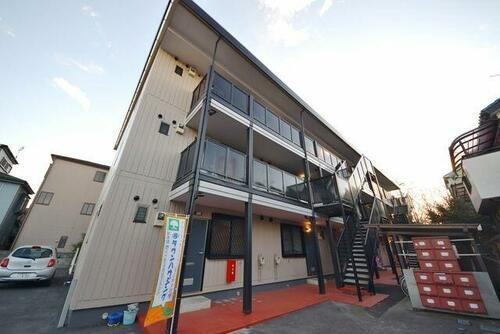 フンデルトヴァッサーふじみ野 3階建