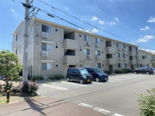Ｒｉｖｉｅｒｅ 3階建