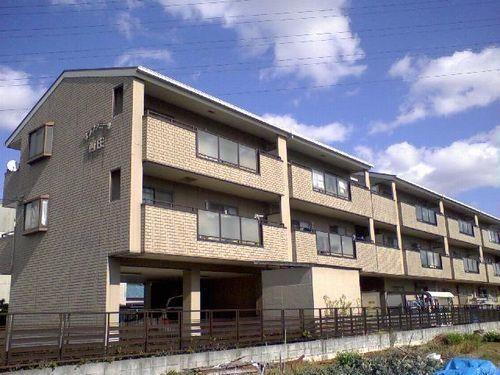 サンファミール西庄 3階建
