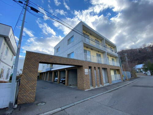 北海道札幌市中央区南十四条西１９丁目 3階建 築25年10ヶ月