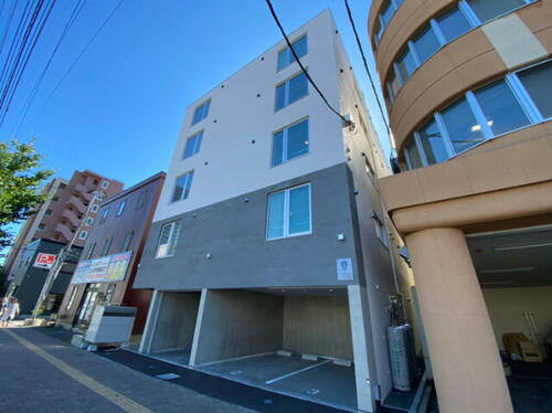 北海道札幌市中央区北二条東１０丁目 5階建 築2年1ヶ月