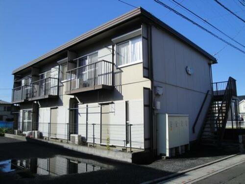 新井　コーポ 2階建