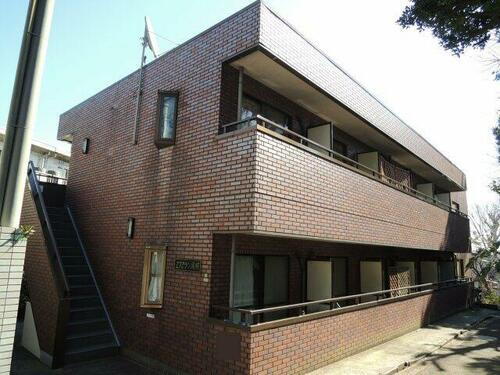 エクセラン成城 3階建