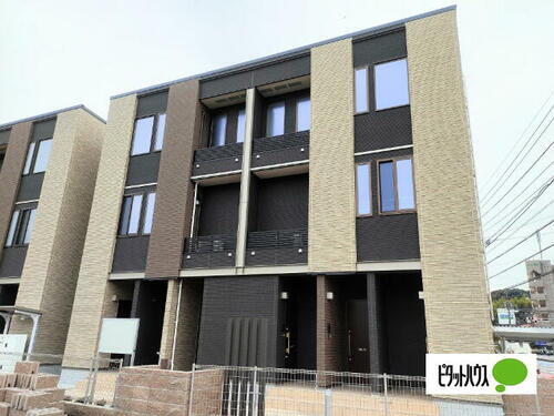 愛知県常滑市字古千代 3階建 築2年8ヶ月