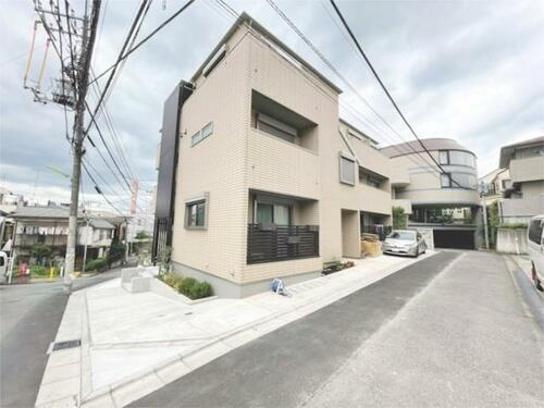 Ｐｌｕｍ　Ｈｏｕｓｅ　Ａ（プラムハウスエー） 3階建