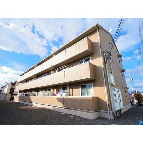 ベル・オーブ 3階建