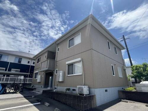 プリエール　ｕｎ 2階建