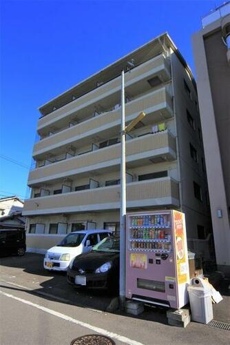 オクトワール松山土居田西館 5階建