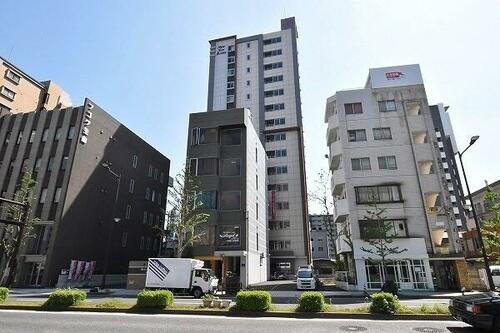 福岡県北九州市小倉北区中津口１丁目 15階建