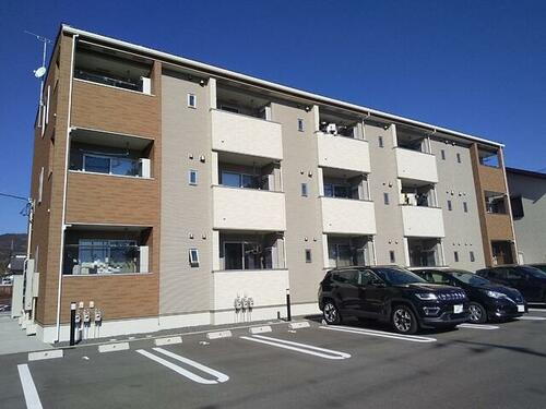 アンビエンテ　アイ 3階建