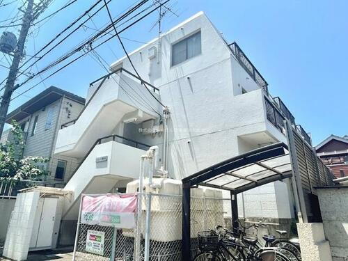 メゾンド尾間木 3階建