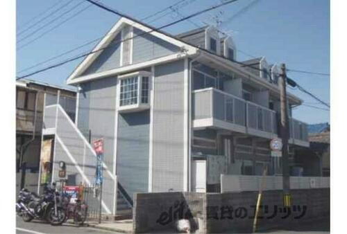 大阪府枚方市中宮山戸町 2階建