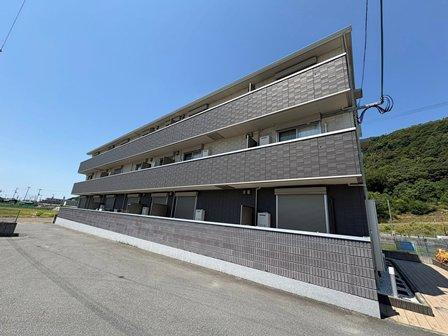 兵庫県姫路市広畑区西蒲田 3階建 築7年3ヶ月