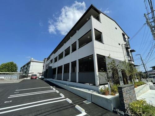 兵庫県神戸市西区伊川谷町有瀬 3階建 築2年2ヶ月