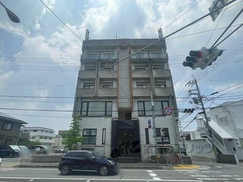 ＰｉＡＺＺＡＤ’ＡＲＴＥ 6階建