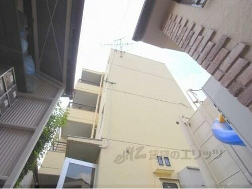 アビタシオン藤 4階建