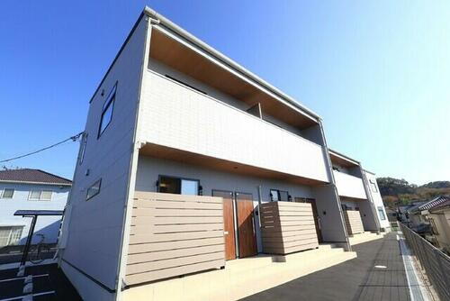 愛媛県松山市衣山５丁目 賃貸アパート