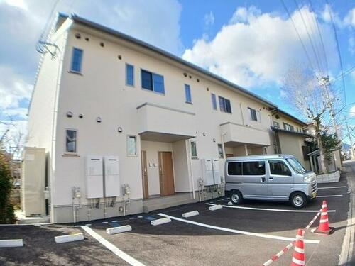 熊本県熊本市中央区黒髪５丁目 2階建