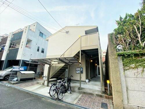 アムール　ＬＡＦＯＲＥＴ 2階建