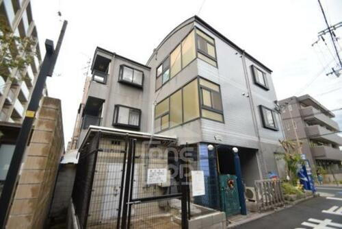 大阪府茨木市西中条町 3階建