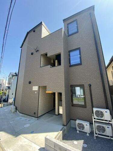 千葉県千葉市花見川区幕張町３丁目  3階建