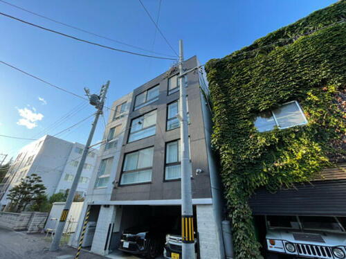 北海道札幌市中央区南二条西１８丁目 4階建 築9年10ヶ月