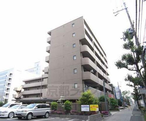 パストラーレ城南 7階建