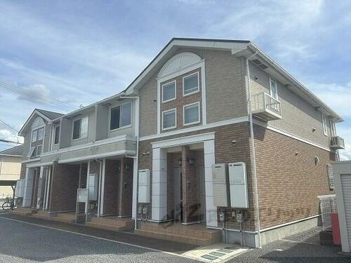 滋賀県彦根市古沢町 2階建