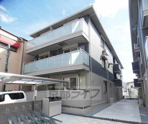 京都府京都市右京区太秦和泉式部町 3階建 築3年4ヶ月