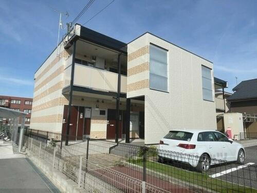 滋賀県彦根市清崎町 2階建