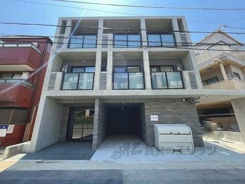 ＴＨＥ　ＧＡＲＮＥＴ　ＳＵＩＴＥ　ＲＥＳＩＤＥＮＣＥ山科ＷＥＳＴ 3階建