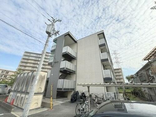 大阪府枚方市交北３丁目 4階建