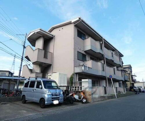 京都府京都市伏見区下鳥羽中円面田町 3階建