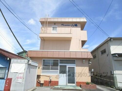 メゾン八幡 3階建
