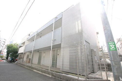 東京都渋谷区代々木３丁目 3階建